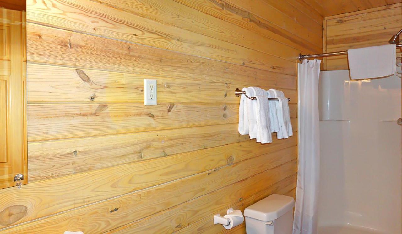 Wimberley Log Cabins Resort And Suites- Unit 8 Eksteriør billede